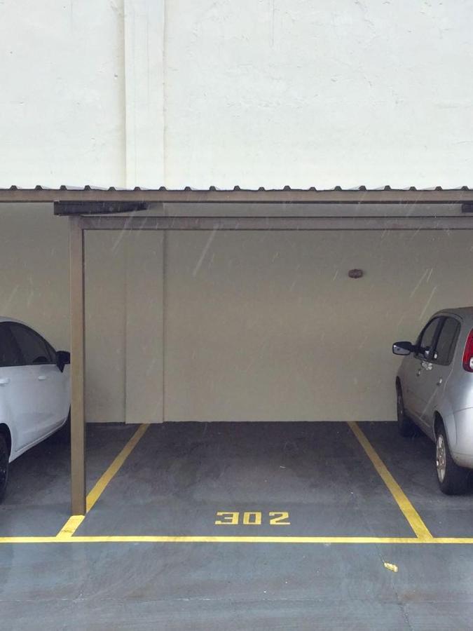 Apto No Centro Perto Do Shopping Com 2 Quartos De Casal Arcond Wifi Fibra Homeoffice E Garagem Em Dourados Buitenkant foto